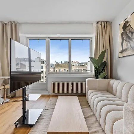 Modern Near Station Luxembourg By