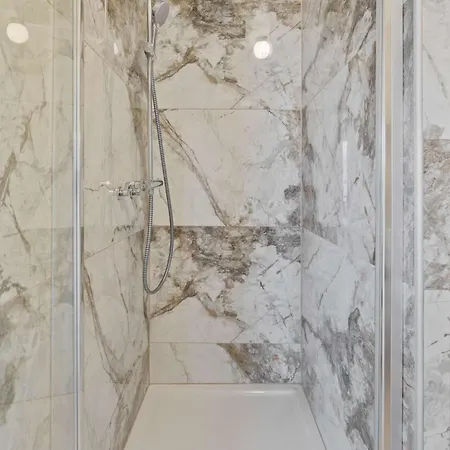 Modern Near Station *