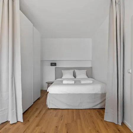 Modern Near Station Lejlighed Luxembourg By