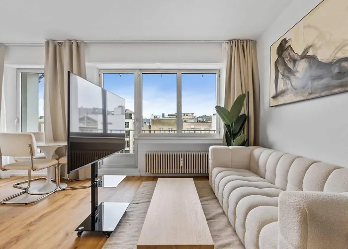 Modern Near Station لوكسمبورغ